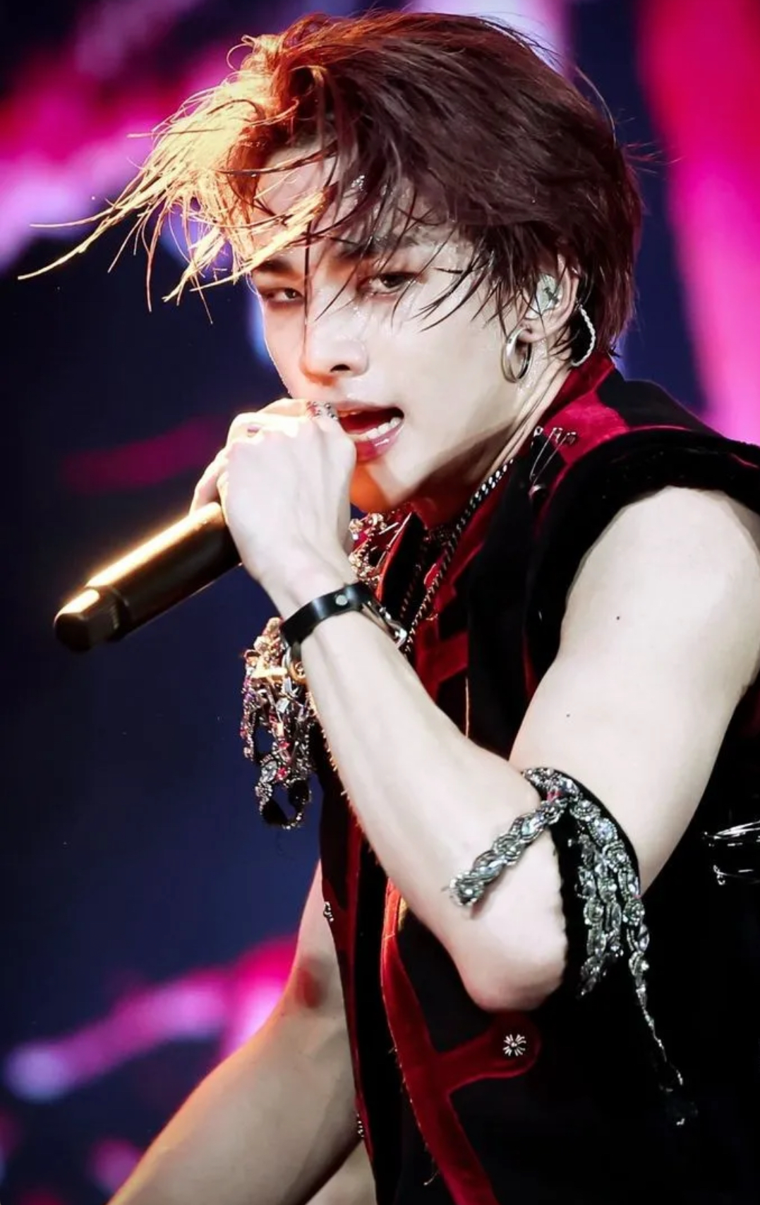 A moment captured by Hyunjin (Stray Kids)'s fan