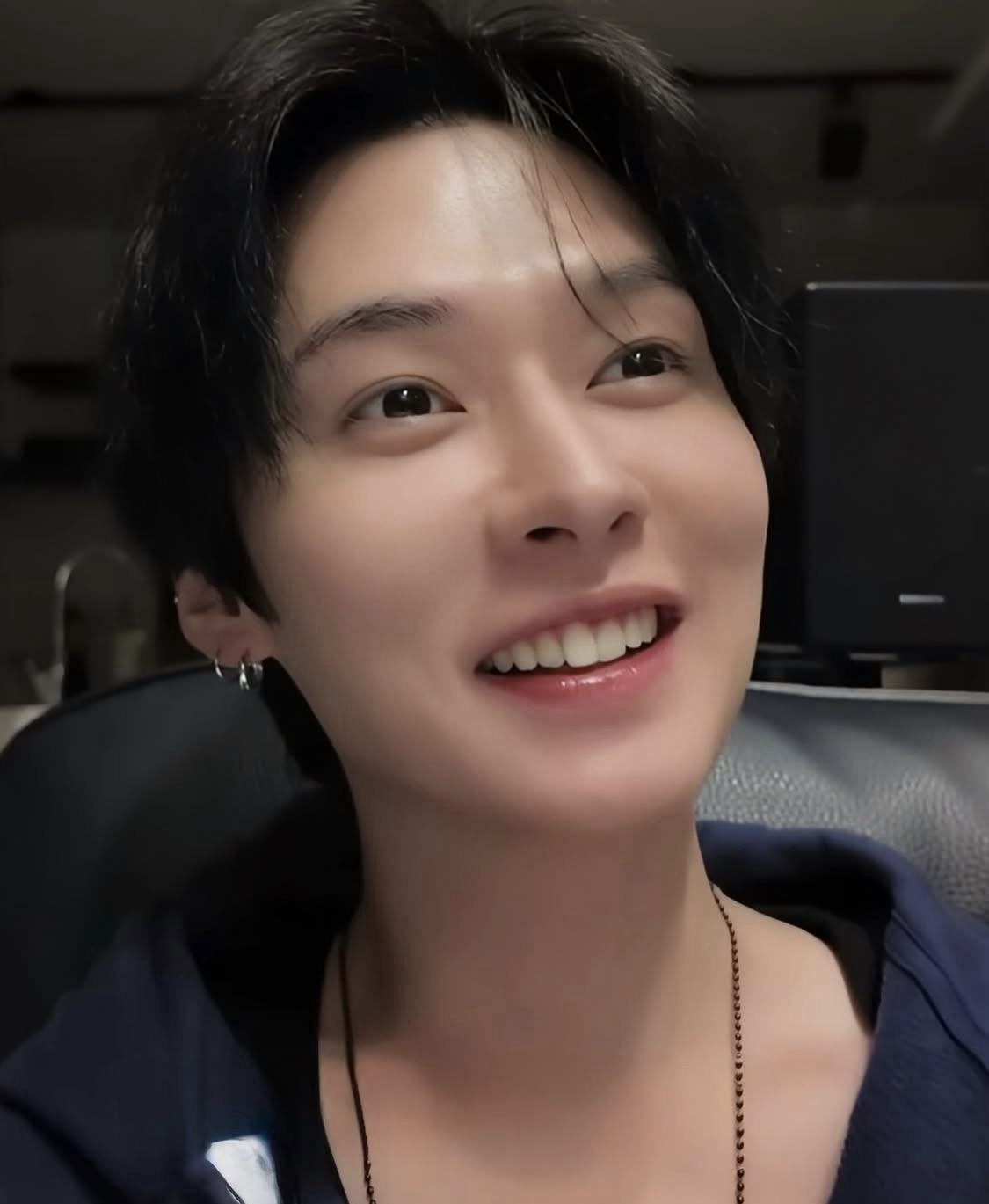Latest photo of Lee Know (Stray Kids)
