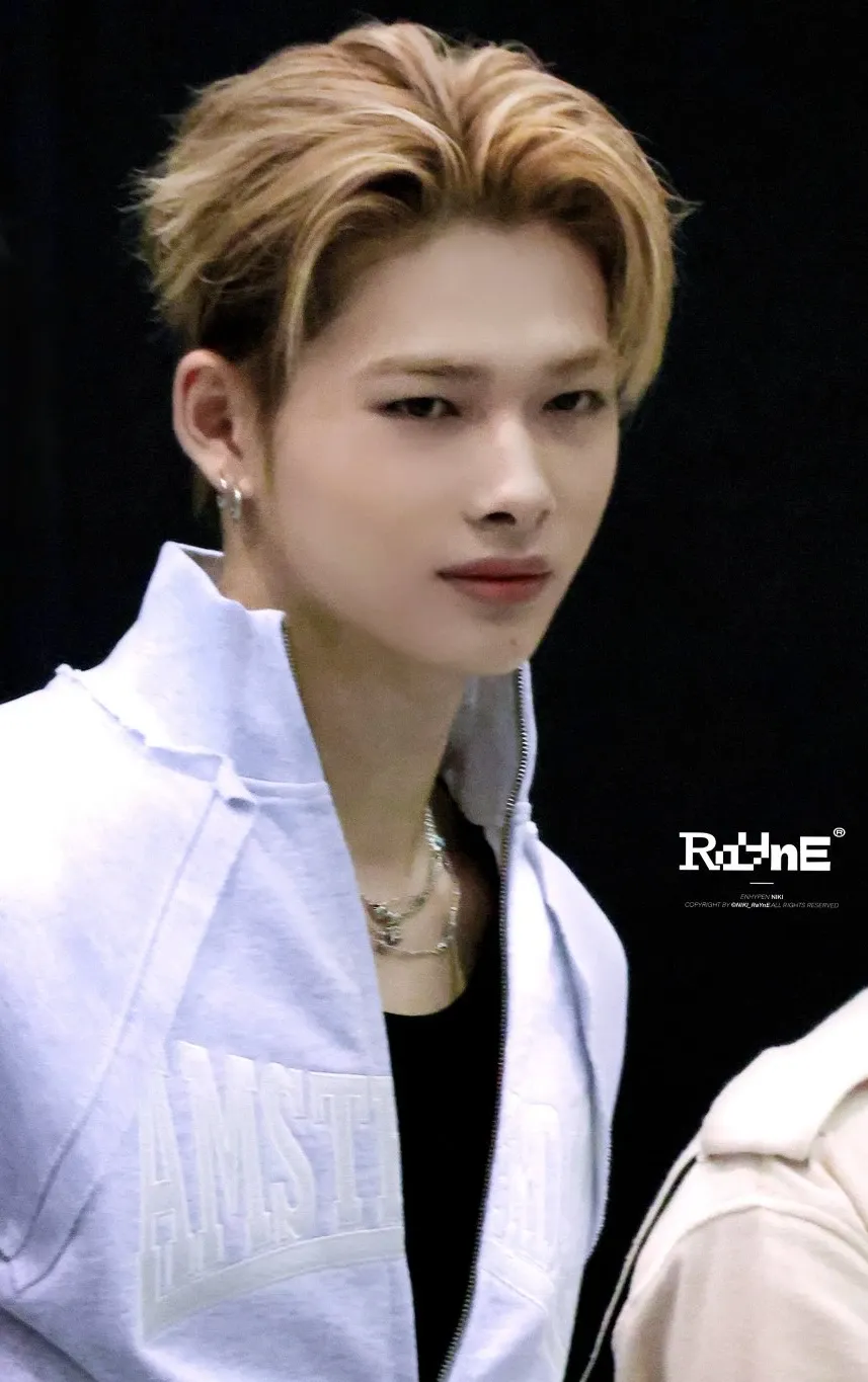 NI-KI (ENHYPEN)的最新照片