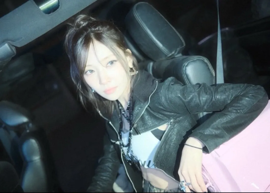 Behind-the-scenes cut of Mayuka (NiziU)