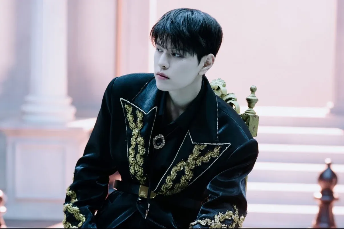 Behind-the-scenes cut of Seungmin (Stray Kids)