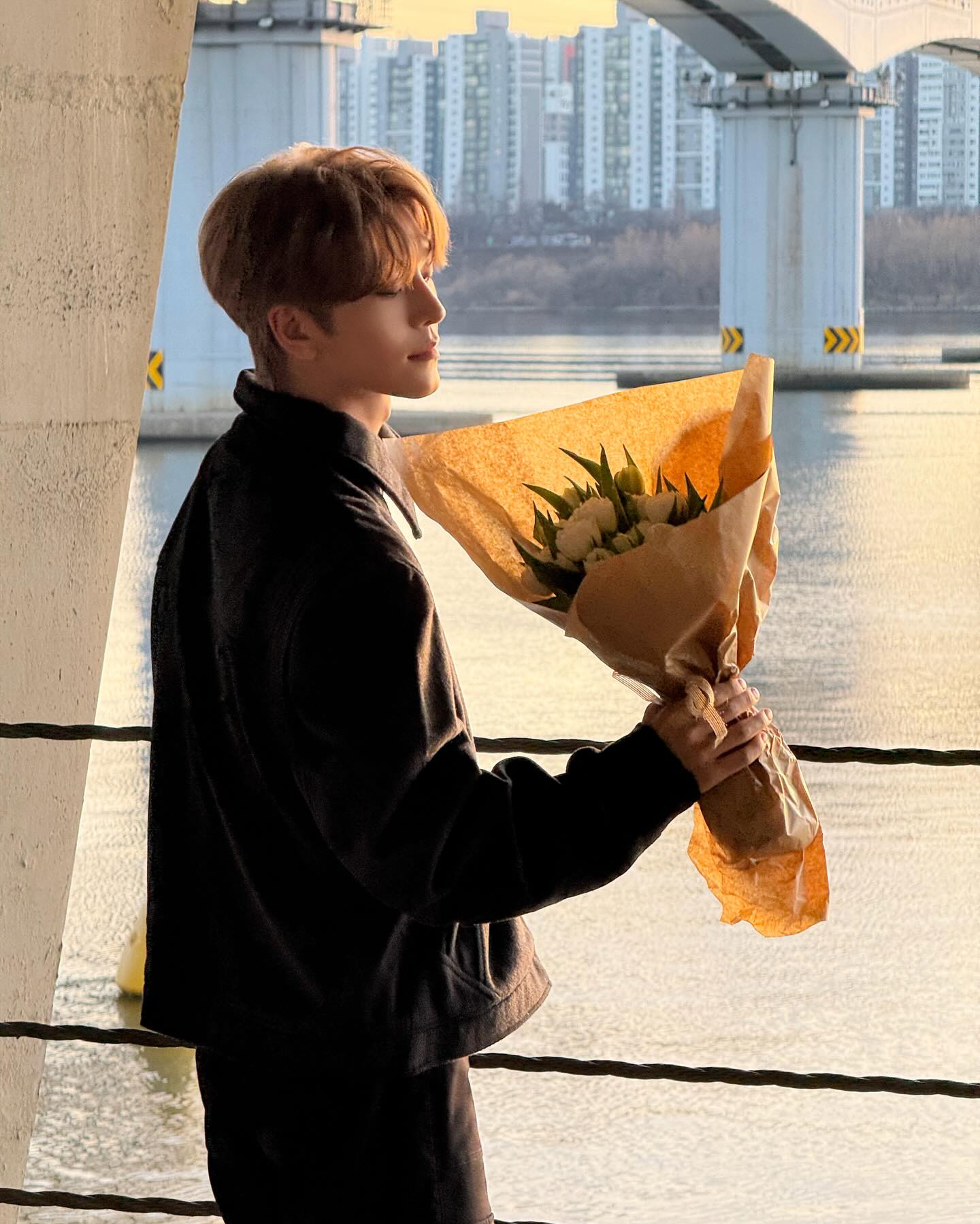 Behind-the-scenes cut of He Xinlong (ALPHA DRIVE ONE)