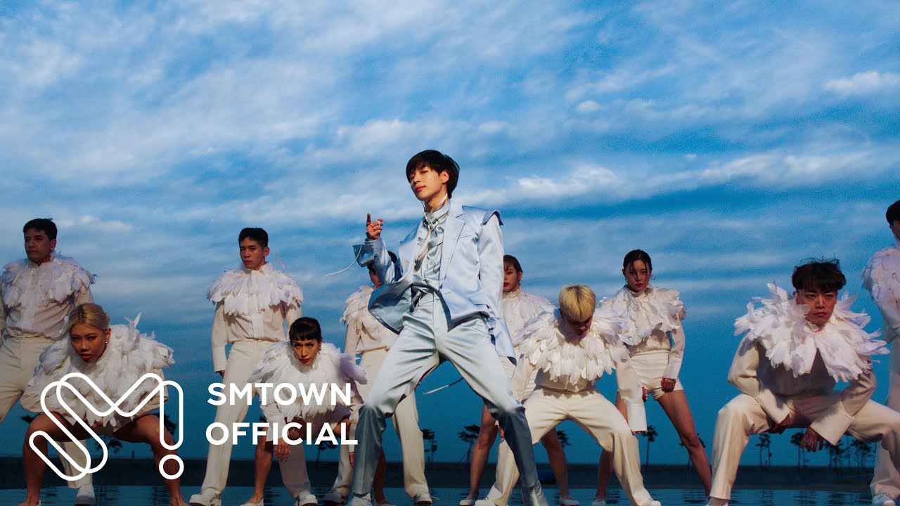 A moment captured by Taemin (SHINee)'s fan