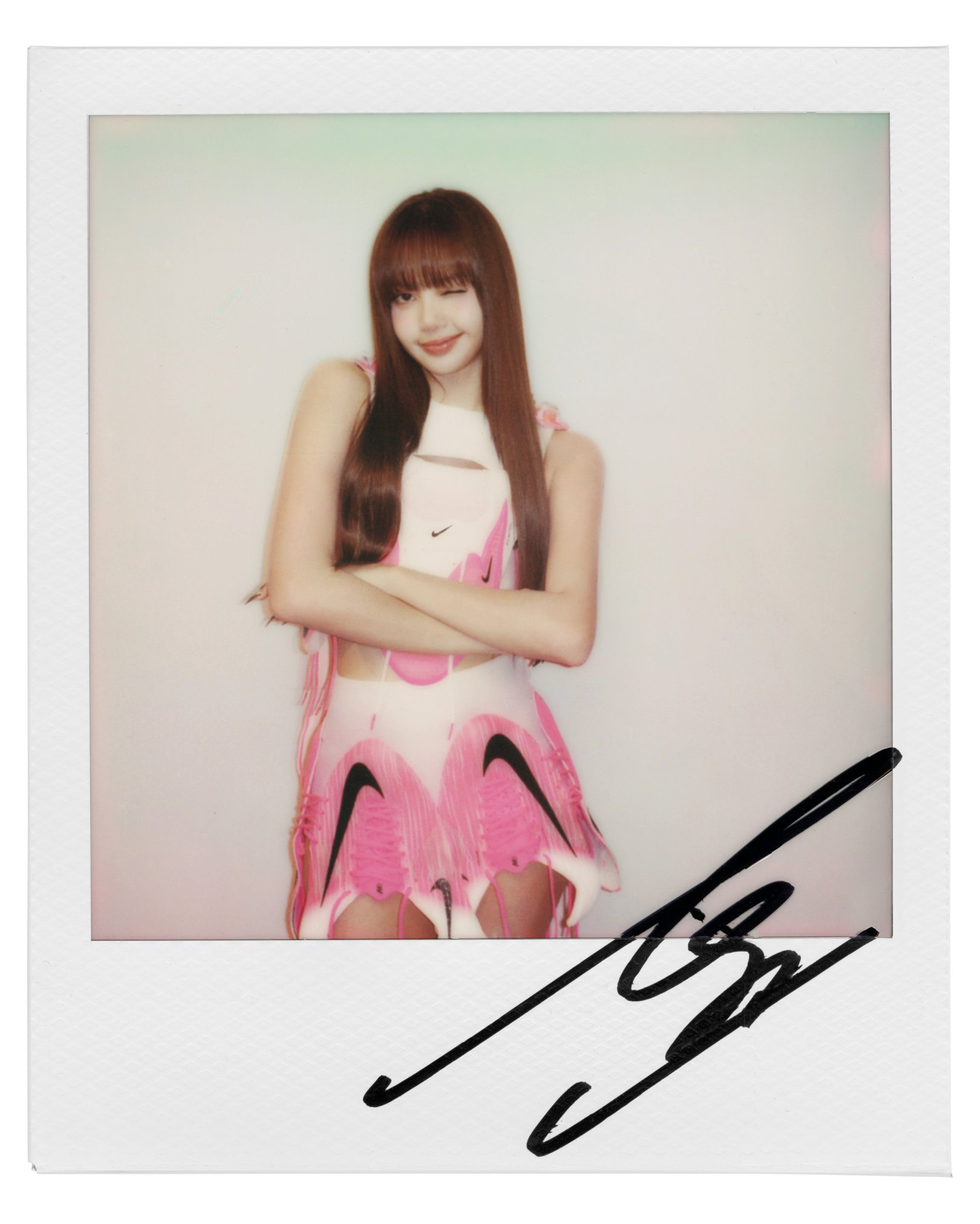 Foto aktivitas terbaru Lisa (BLACKPINK)