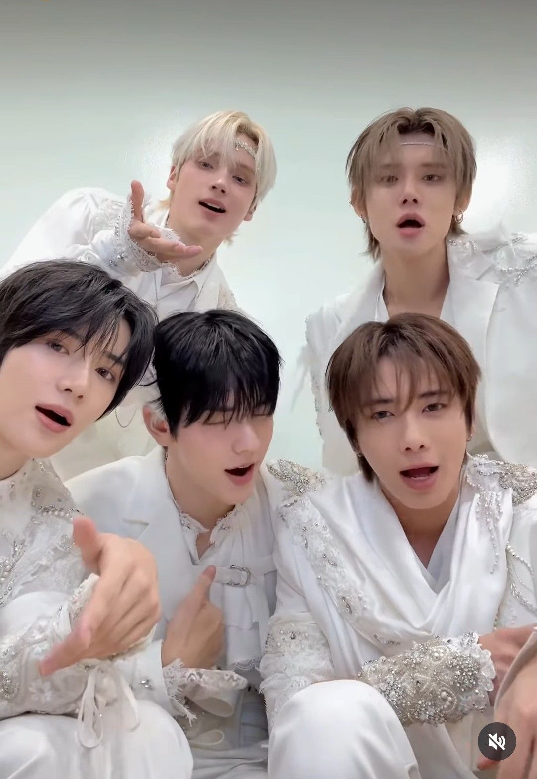 A moment captured by HueningKai (TOMORROW X TOGETHER)'s fan