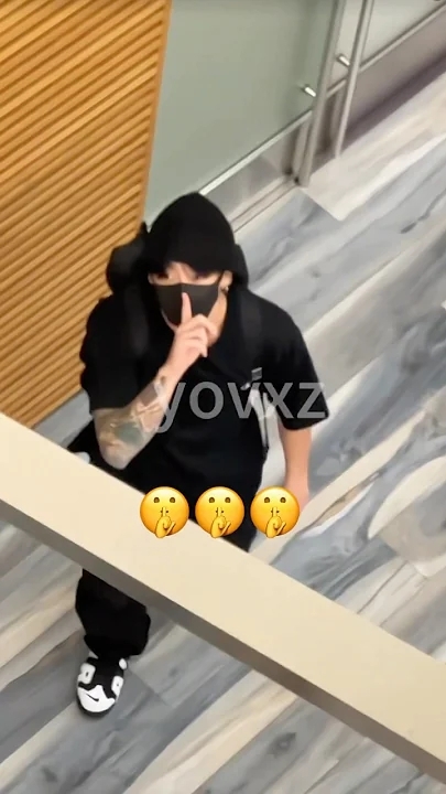 Momen yang diabadikan oleh penggemar Jungkook (BTS)