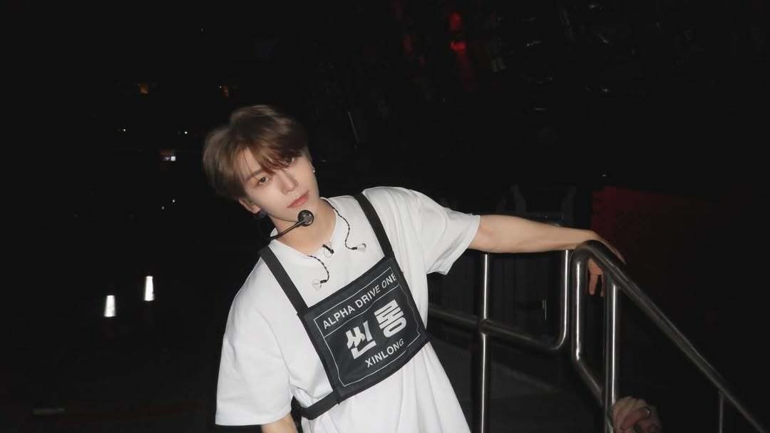 Behind-the-scenes cut of He Xinlong (ALPHA DRIVE ONE)