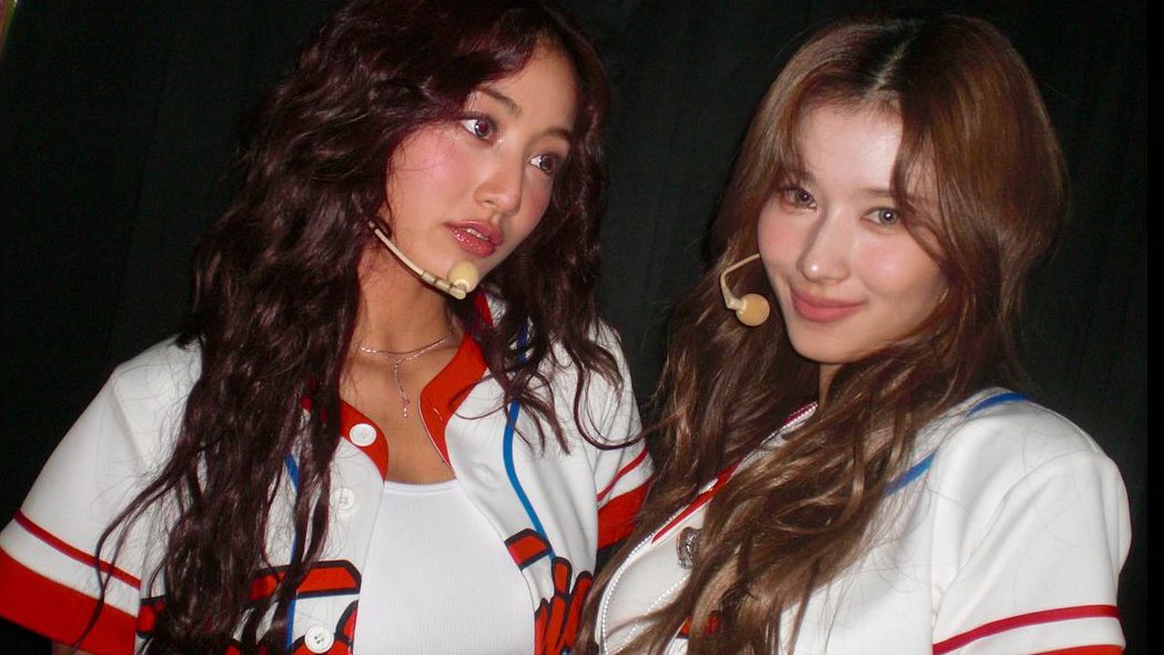 사나 (TWICE)의 비하인드 컷