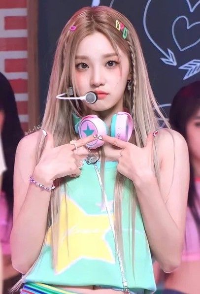 Potret di balik layar Yuqi (i-dle)