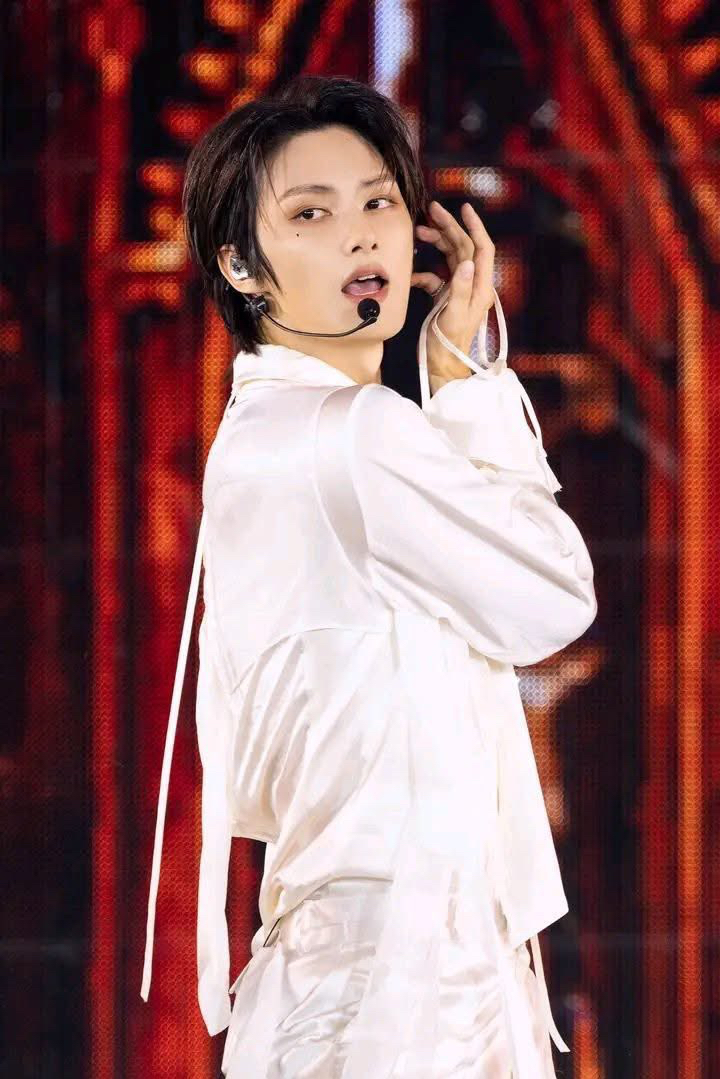 Latest photo of Jun (SEVENTEEN)