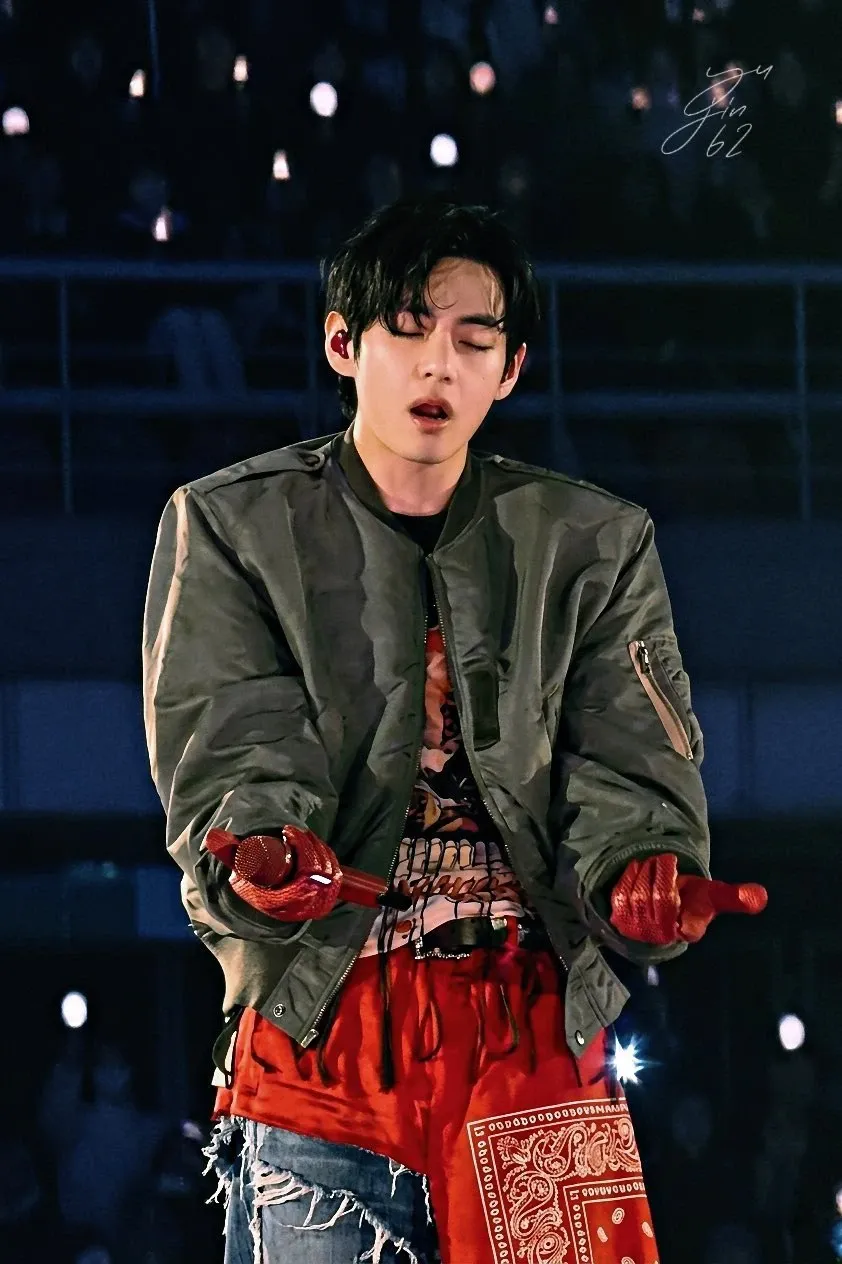 Momen yang diabadikan oleh penggemar V (BTS)