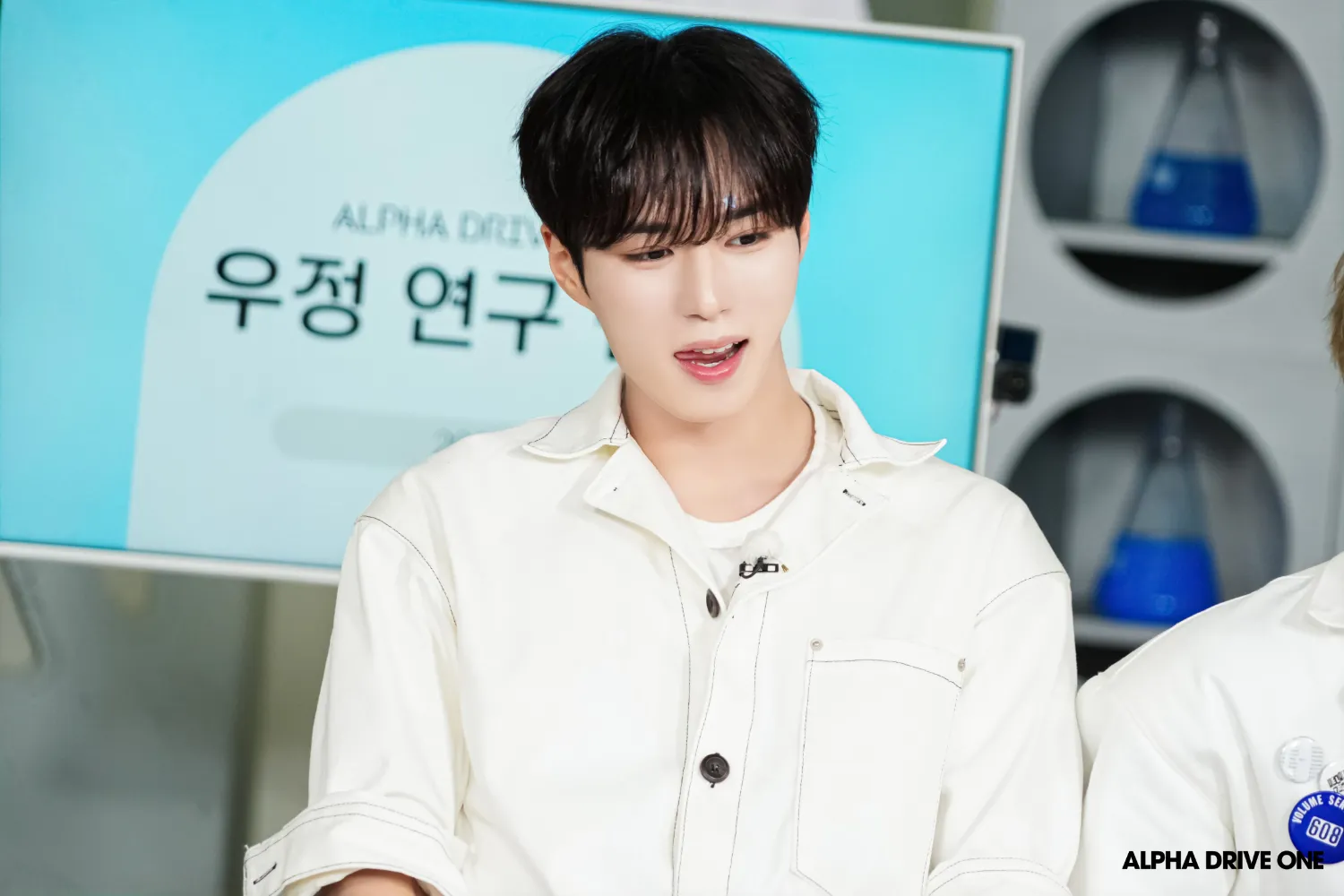 Behind-the-scenes cut of Kim Junseo (ALPHA DRIVE ONE)