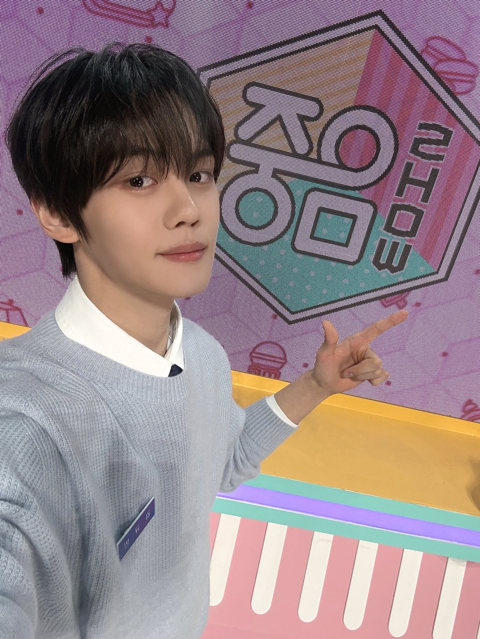 A moment captured by Kim Gyuvin (ZEROBASEONE)'s fan