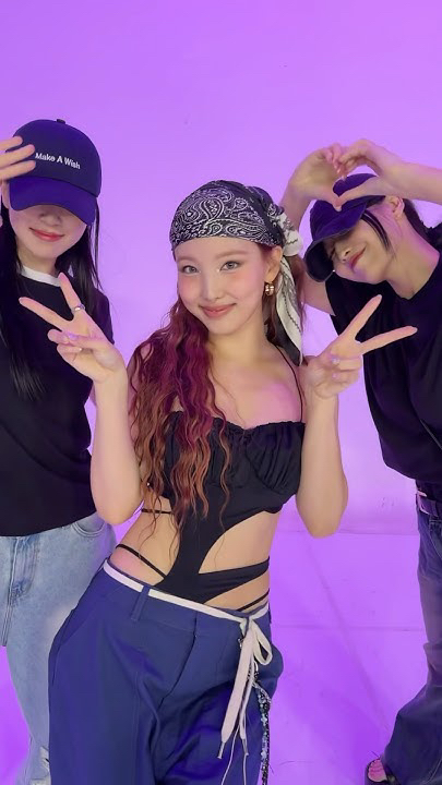 Recent activity shot of Momo (TWICE)