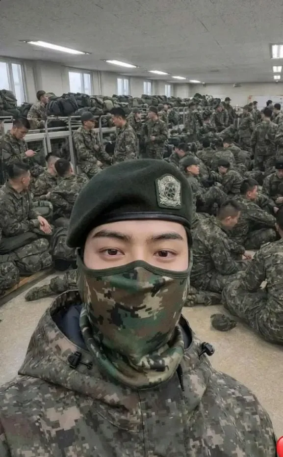 A moment captured by Eunwoo (ASTRO)'s fan