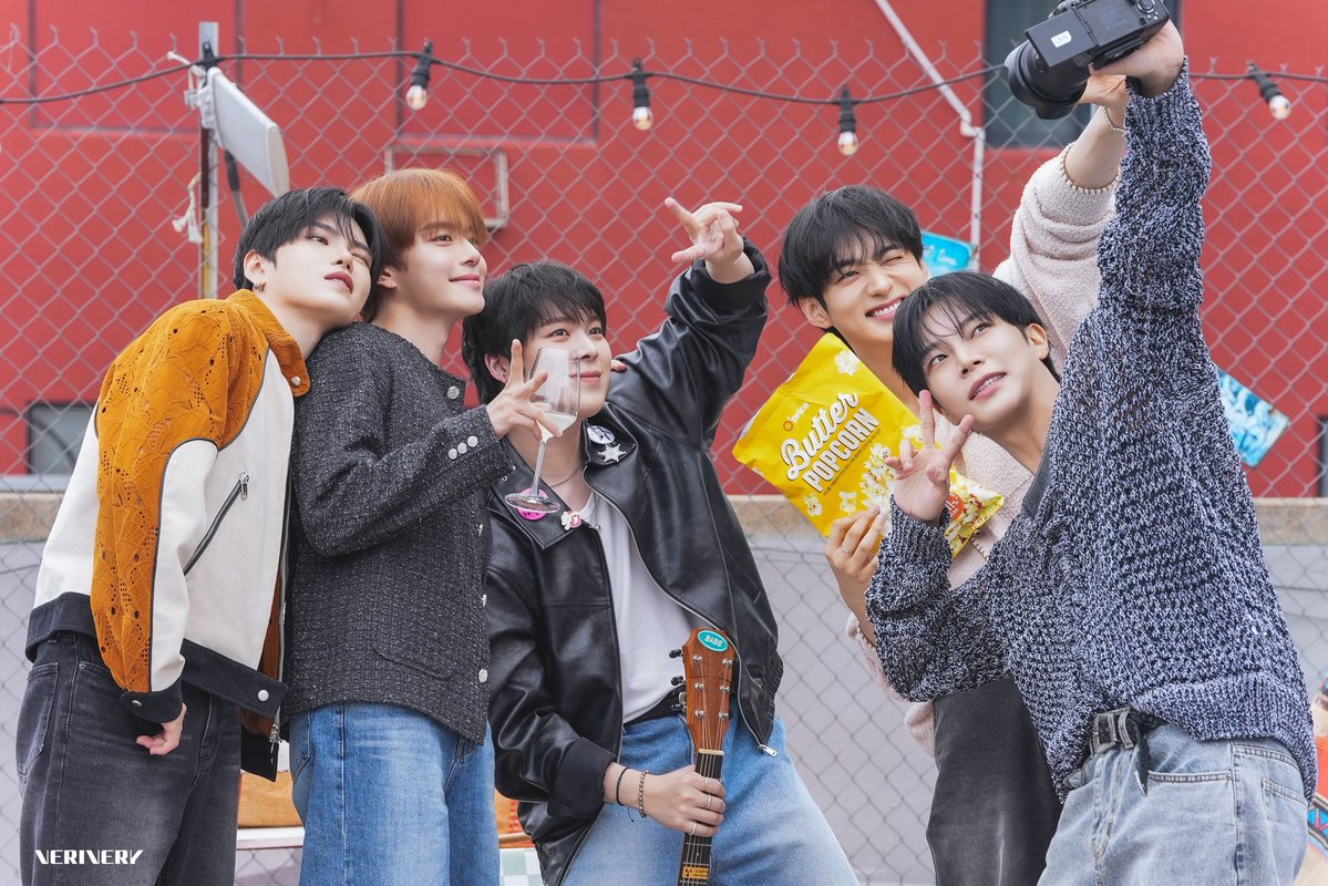 Recent activity shot of VERIVERY