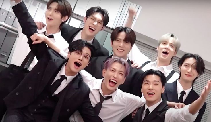 ATEEZ的最新照片