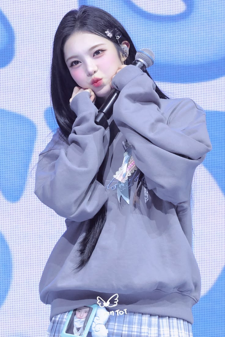 Latest photo of Ian (Hearts2Hearts)