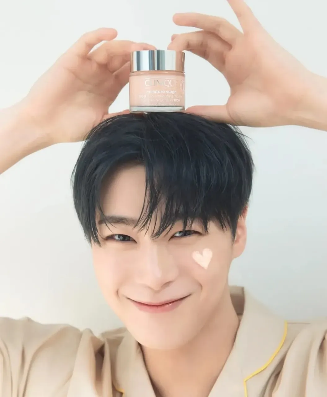 Hot post catching attention from 문빈 (아스트로)'s fandom