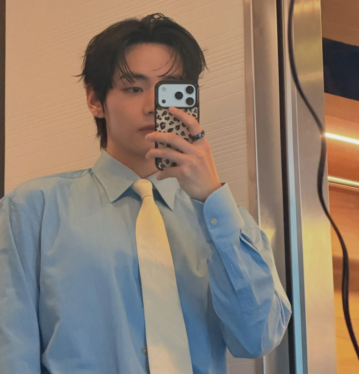 Behind-the-scenes cut of V (BTS)