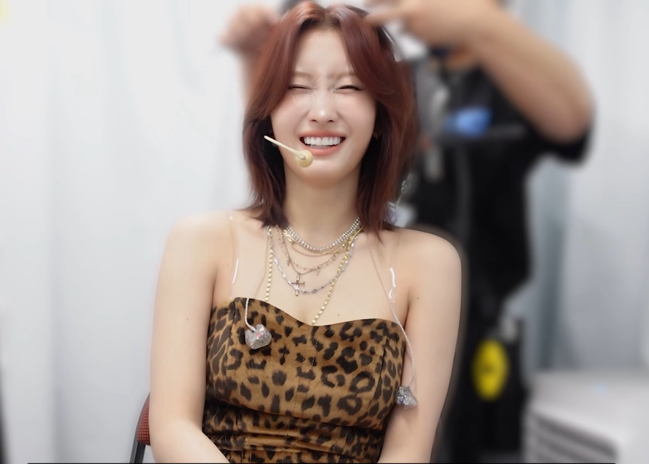 Foto aktivitas terbaru Momo (TWICE)