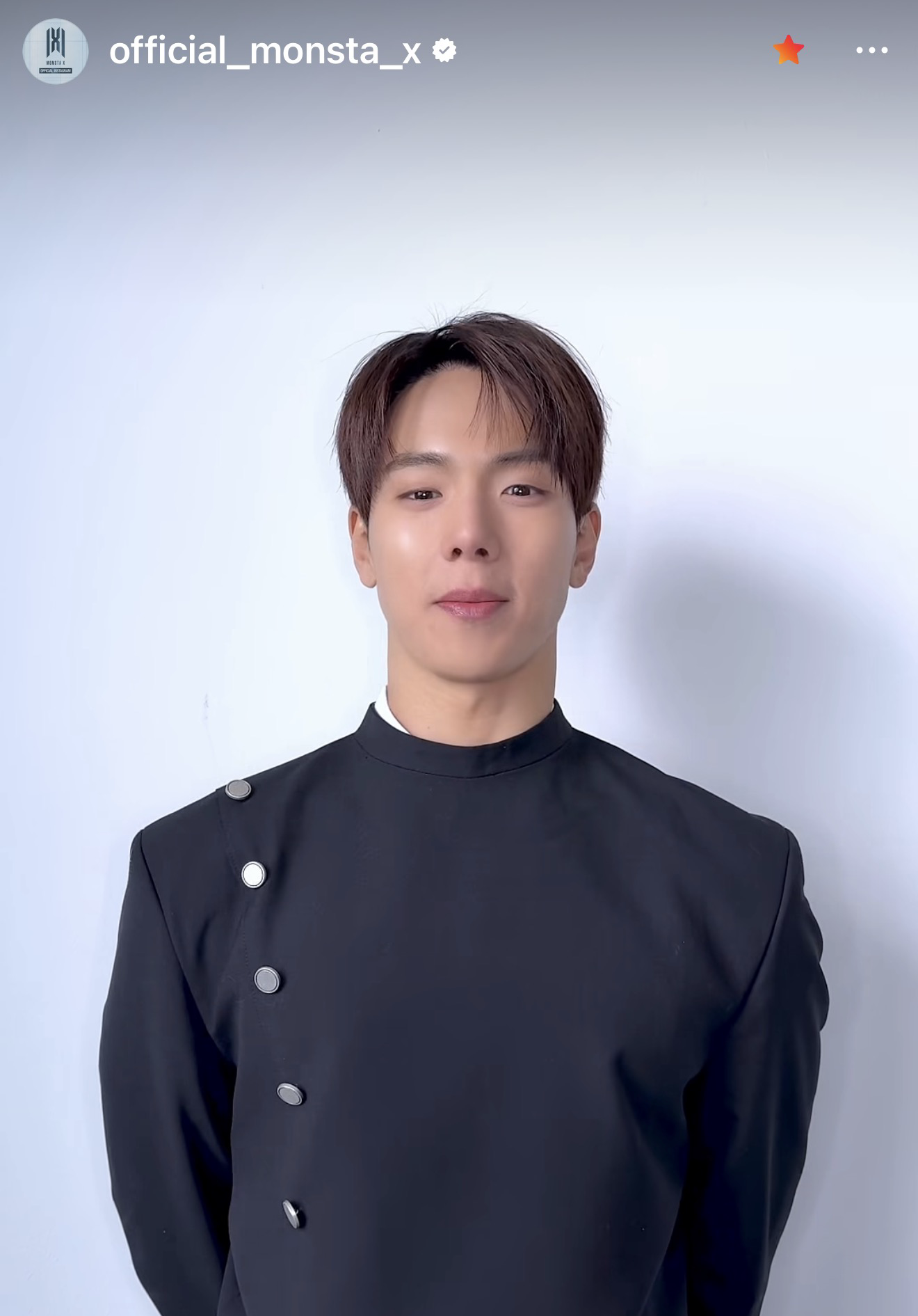 Behind-the-scenes cut of Shownu (MONSTA X)