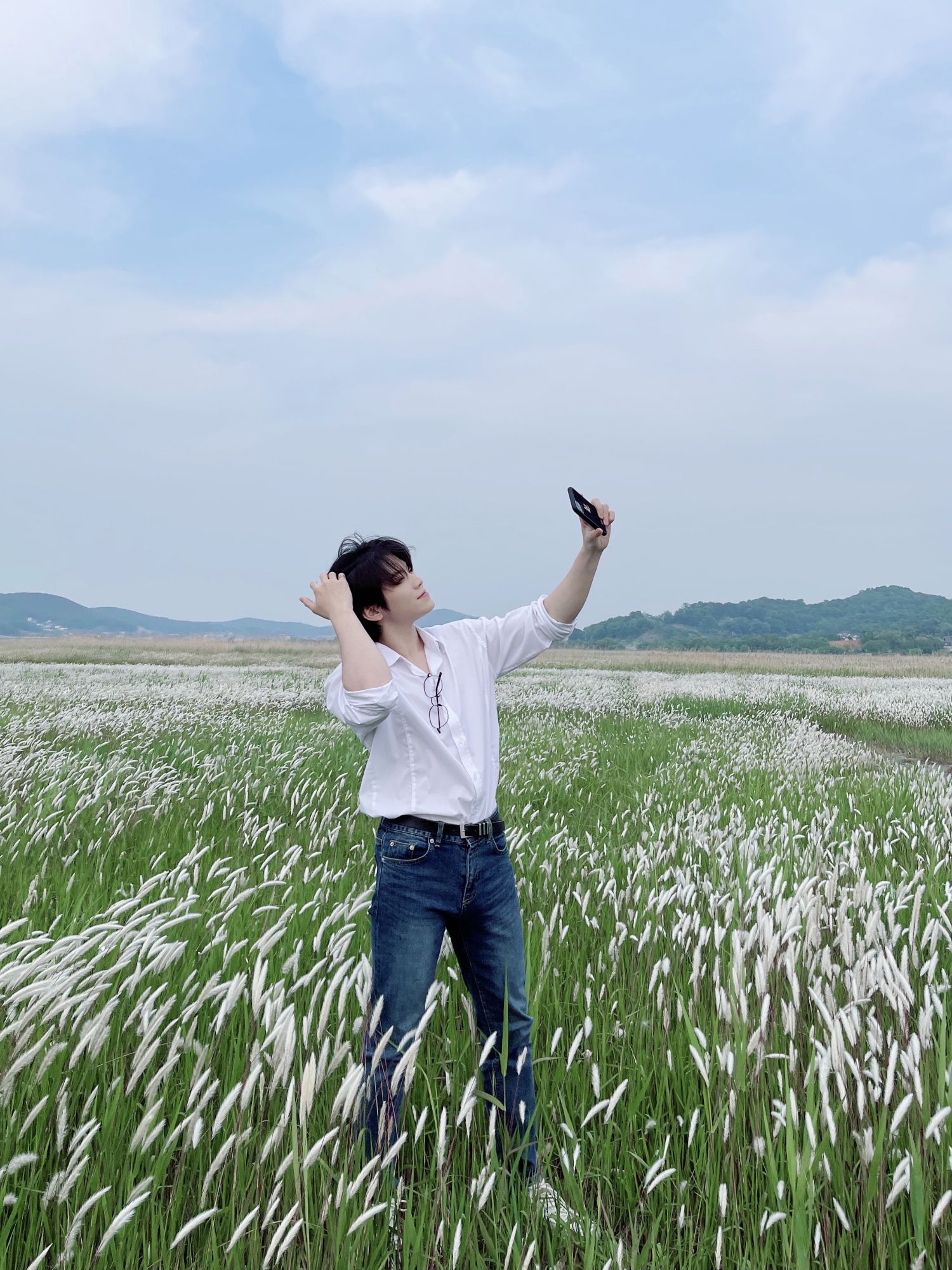 Behind-the-scenes cut of SEVENTEEN