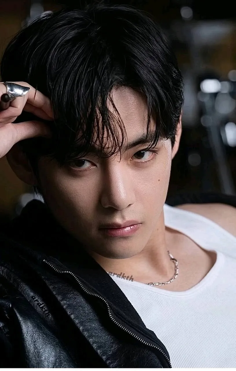 Recent activity shot of V (BTS)