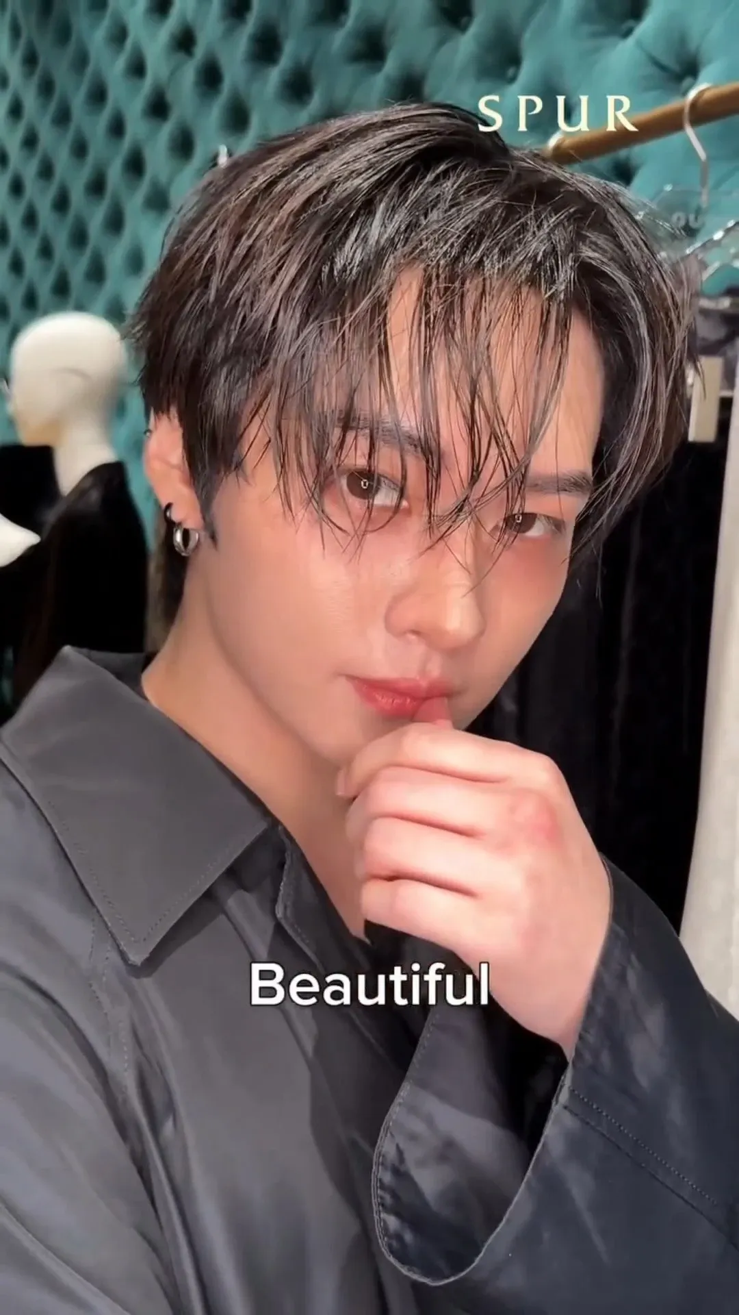 Wallpaper favorit para penggemar Lee Know (Stray Kids)