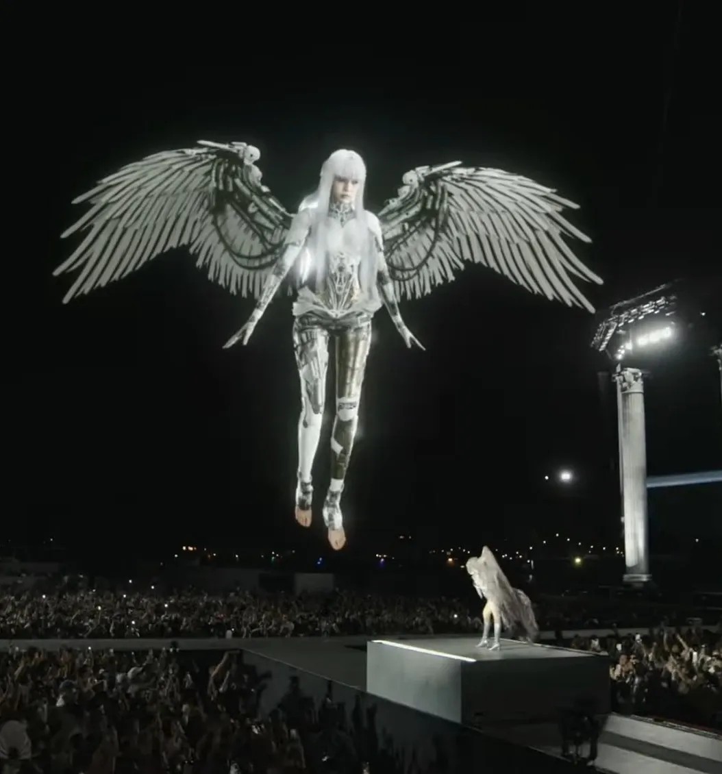 Foto aktivitas terbaru Lisa (BLACKPINK)