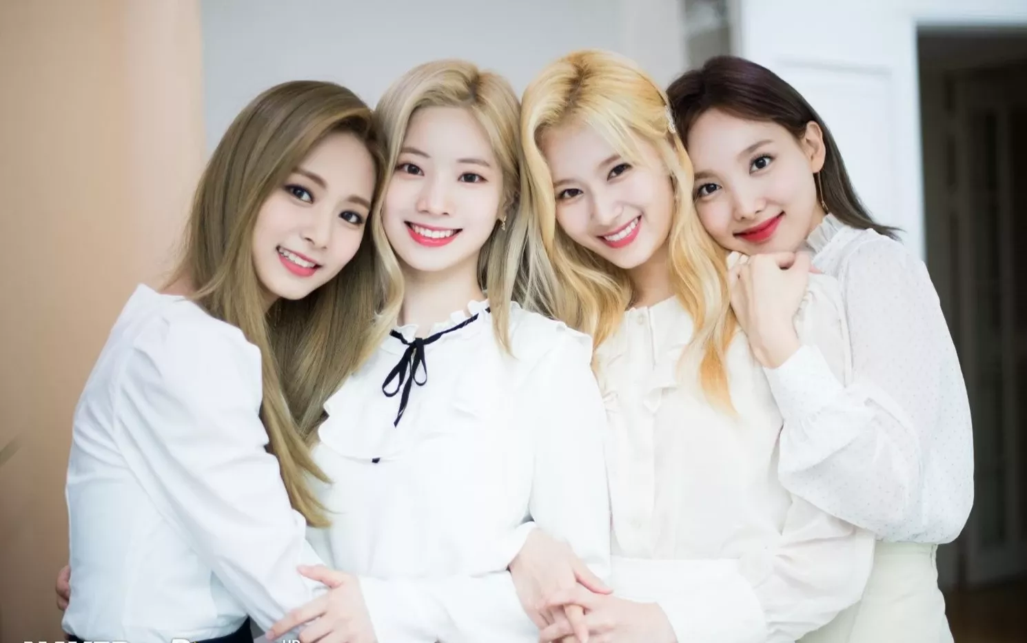 Foto aktivitas terbaru TWICE