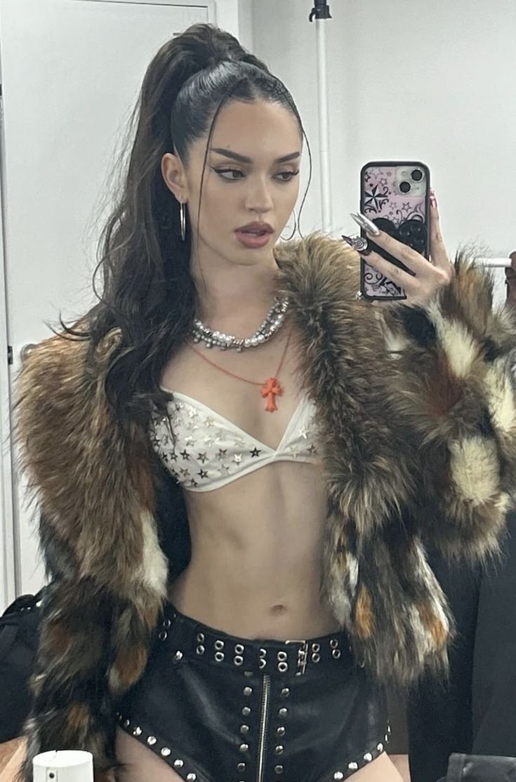 Daniela (KATSEYE)的最新活动照片