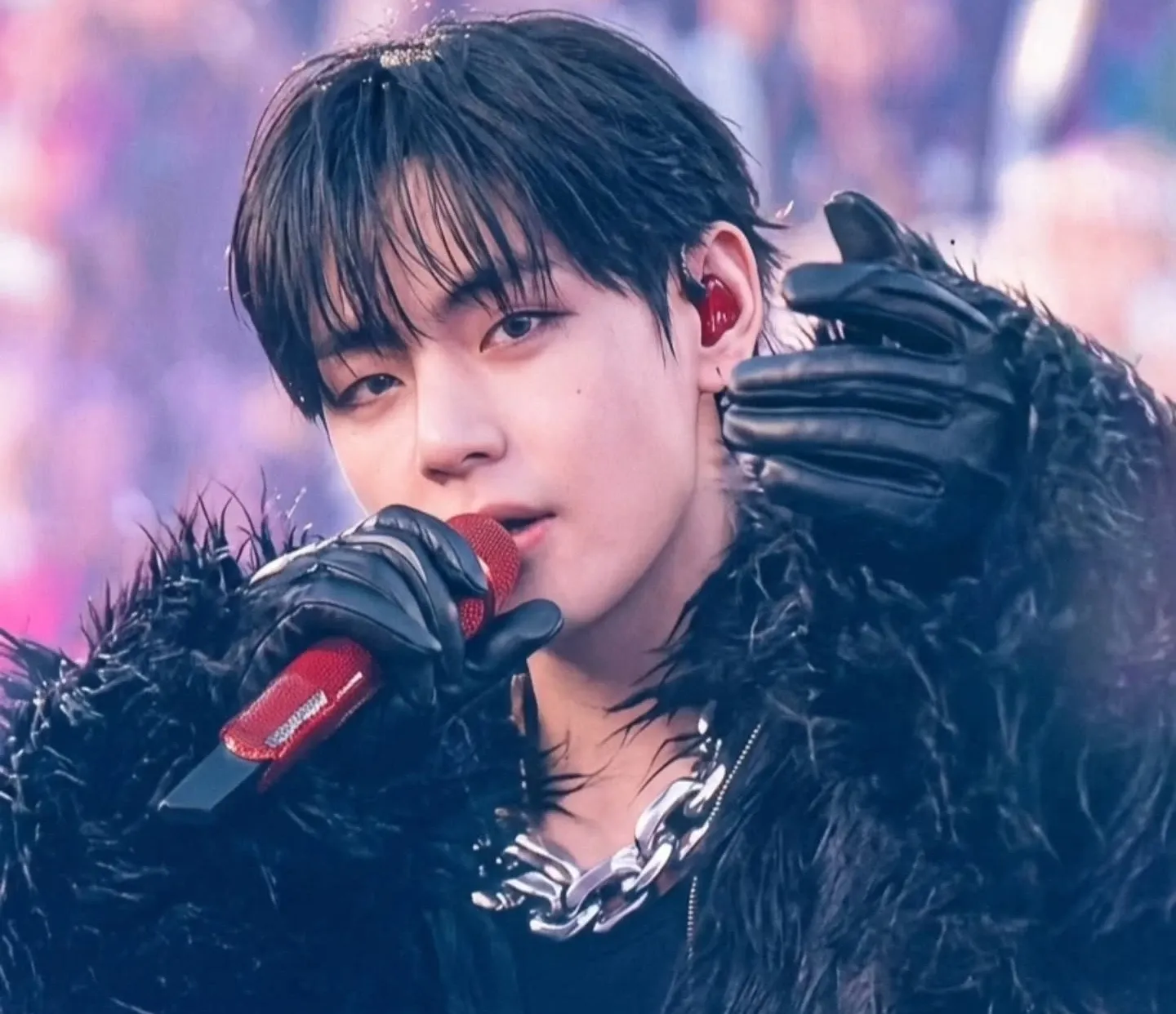Momen yang diabadikan oleh penggemar V (BTS)