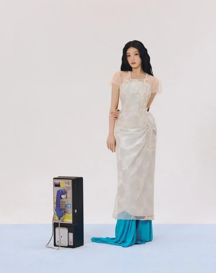 Recent activity shot of Wonhee (ILLIT)