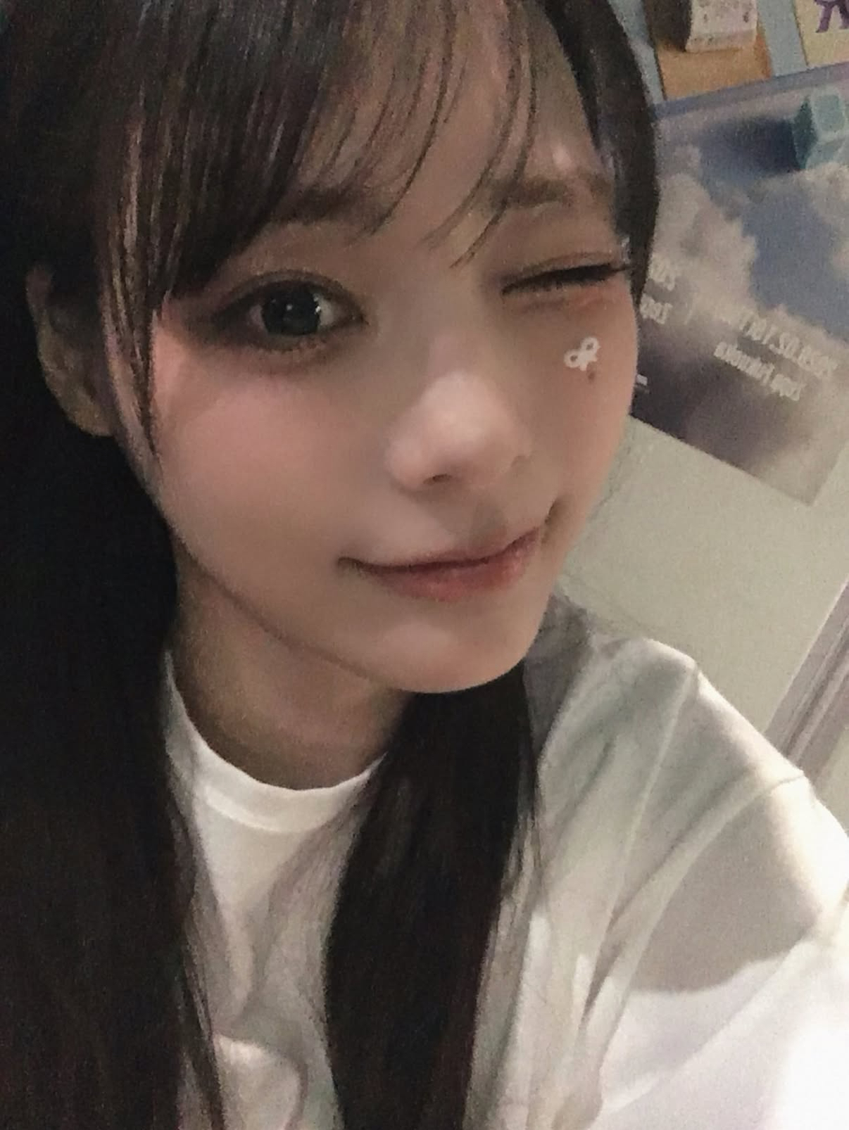 Latest photo of Siyeon (QWER)