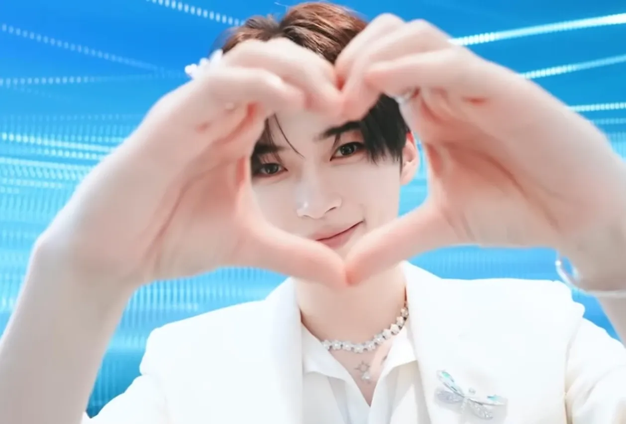 Behind-the-scenes cut of Sung Hanbin (ZEROBASEONE)