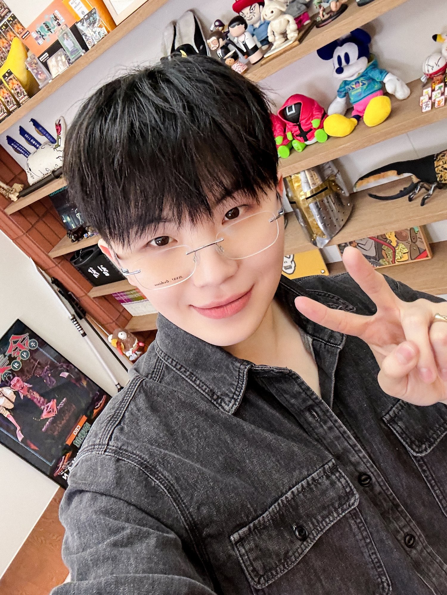 Latest photo of Woozi (SEVENTEEN)
