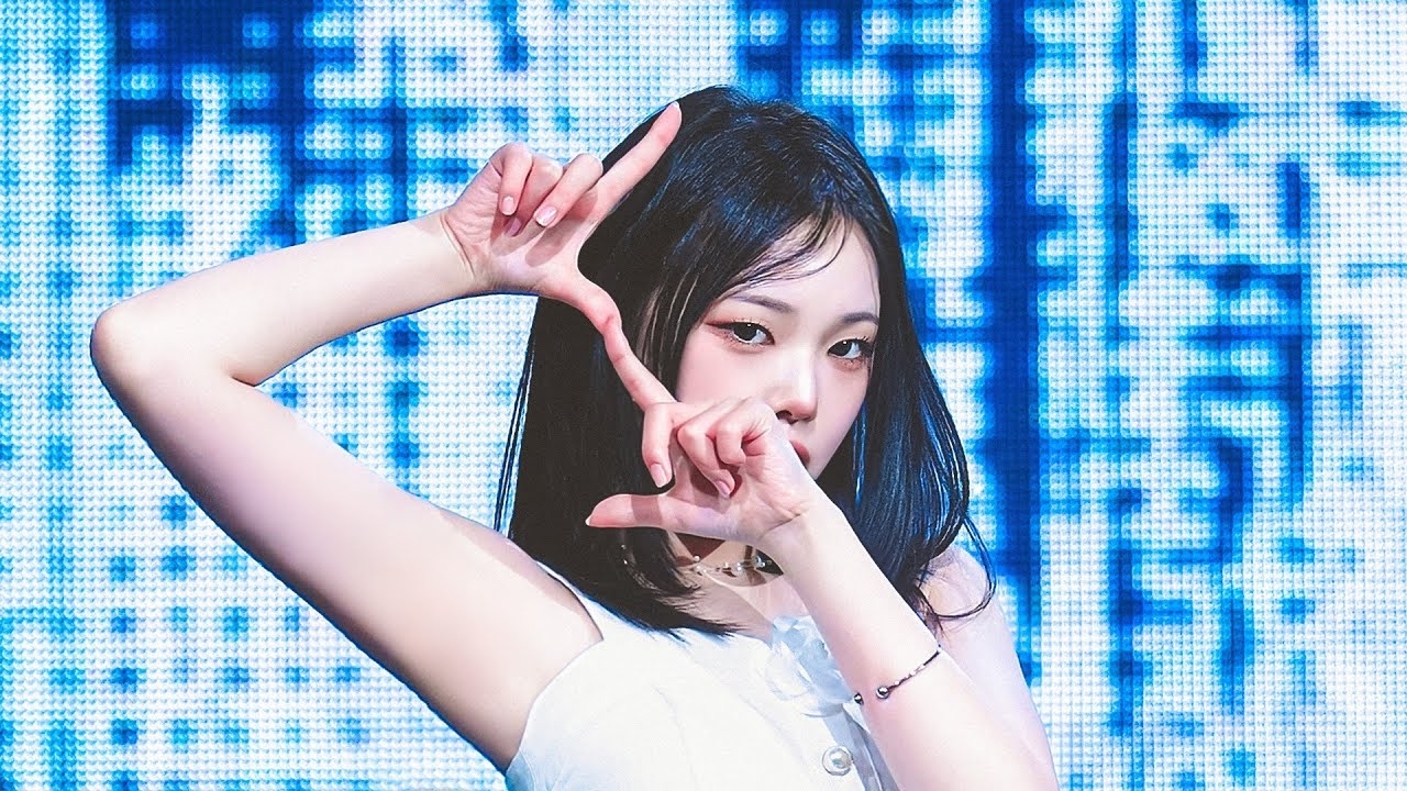 Recent activity shot of Park Boeun (CLASS:y)