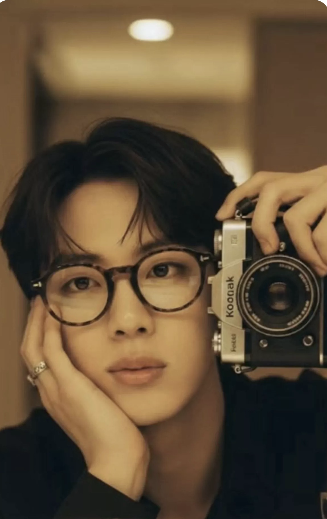 Potret di balik layar Jin (BTS)