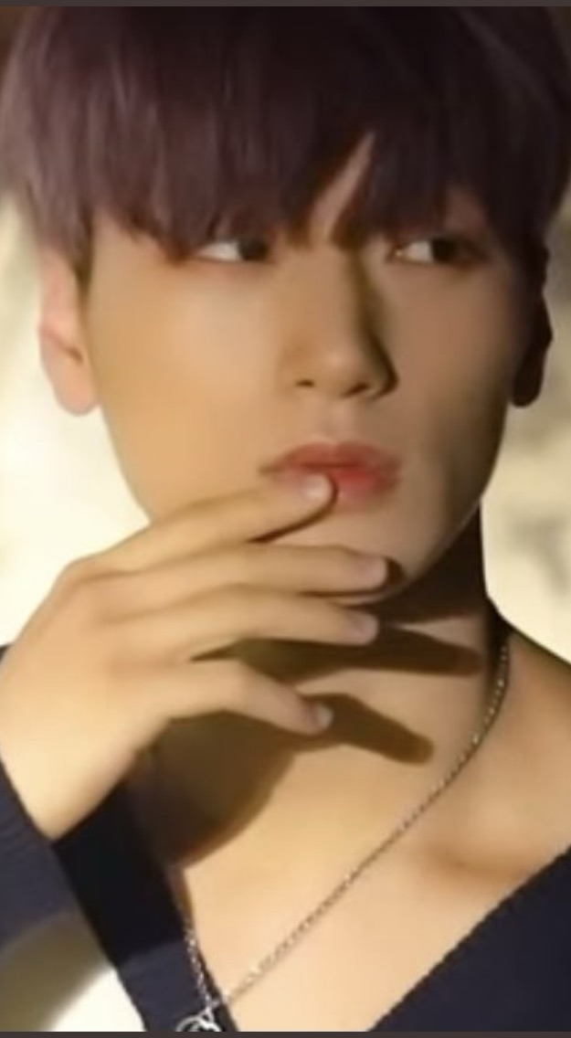 Behind-the-scenes cut of San (ATEEZ)