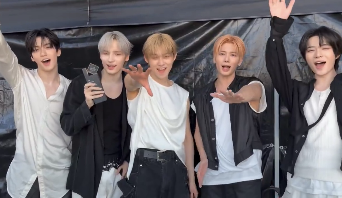 투모로우바이투게더 최근 활동샷