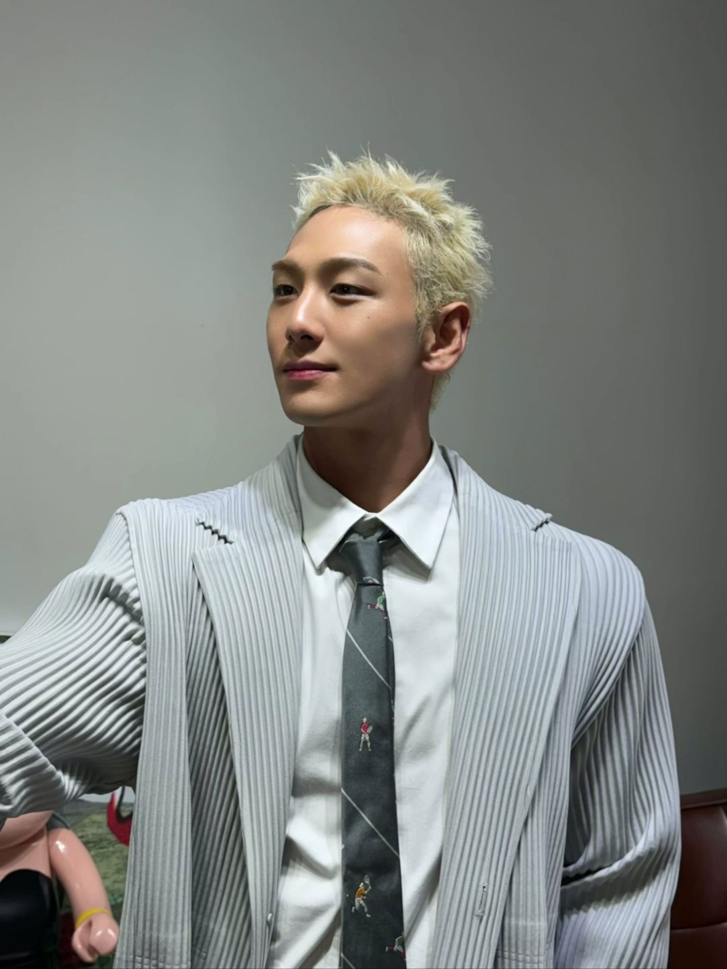 Behind-the-scenes cut of Baekho