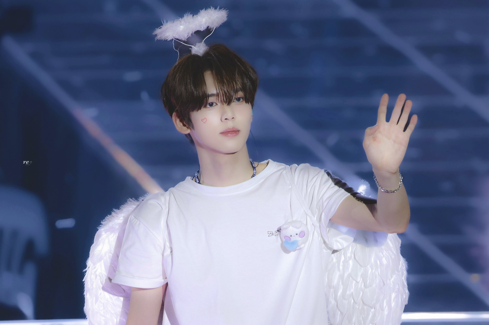 A moment captured by Han Yujin (ZEROBASEONE)'s fan