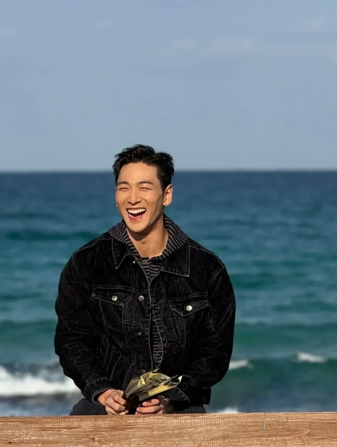 Behind-the-scenes cut of Baekho