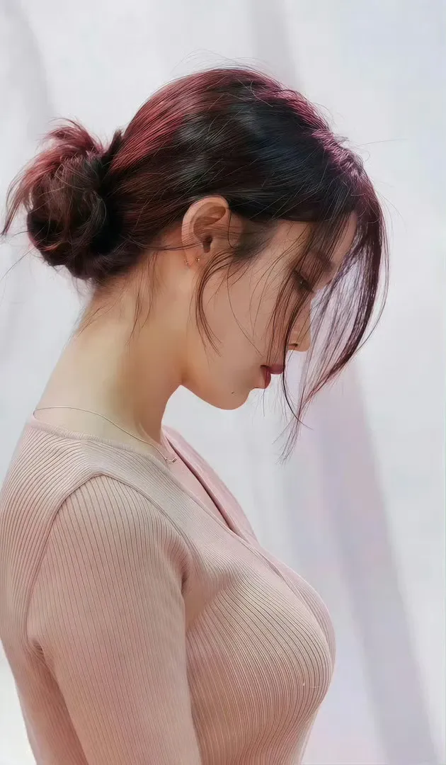 Foto aktivitas terbaru IU