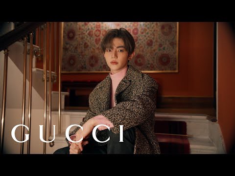 A moment captured by Zhang Hao's fan