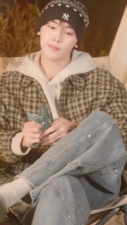 Latest photo of Eunwoo (ASTRO)