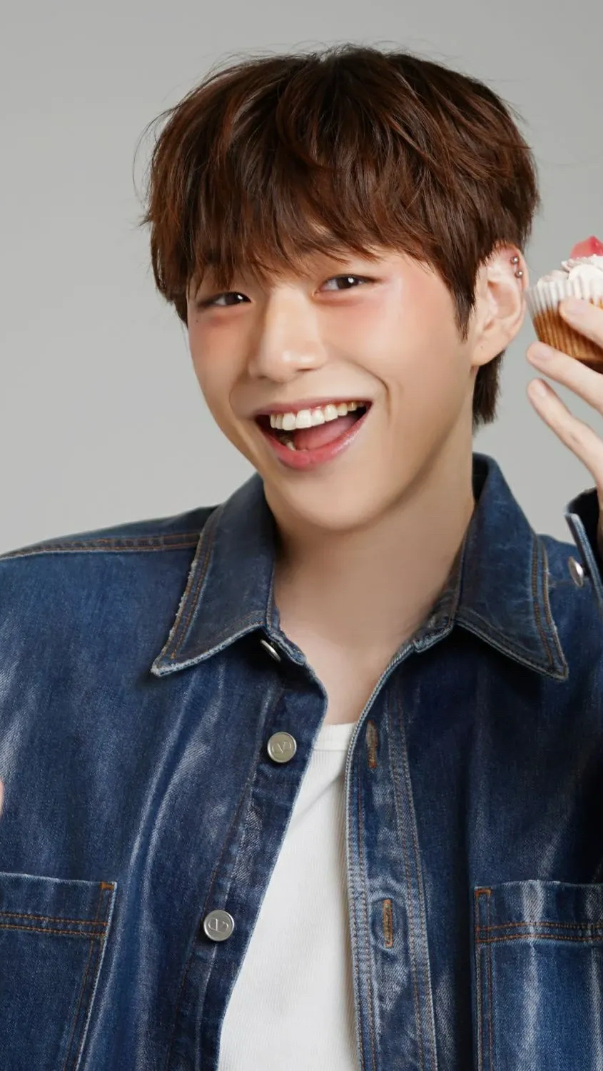 A heartfelt wallpaper shared by Kang Daniel's fans