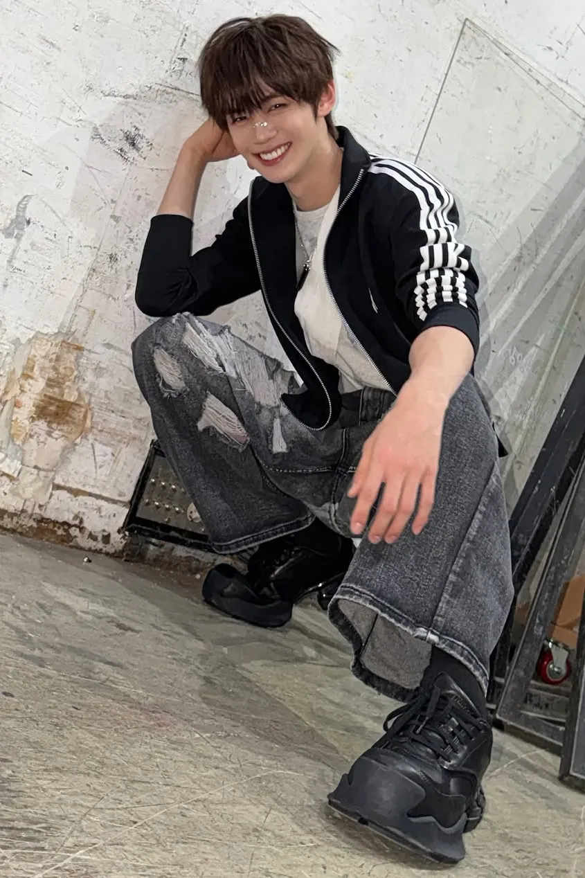 Recent activity shot of Kim Gyuvin (AND2BLE)