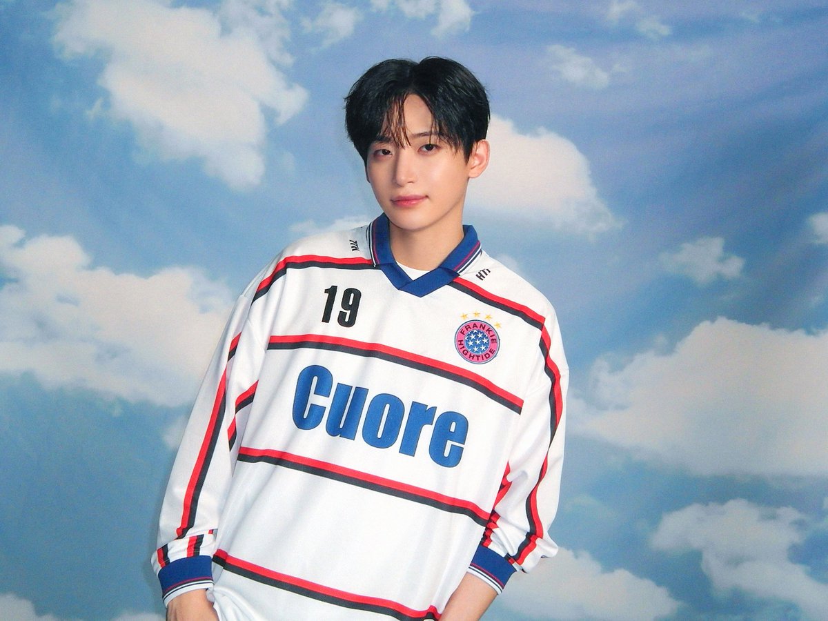 A moment captured by CRAVITY's fan